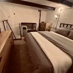 Charming Townhouse Prime Area *