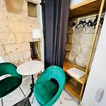 Charming Townhouse Prime Area