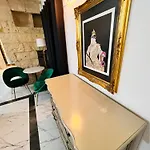 Апартаменты Charming Townhouse Prime Area *