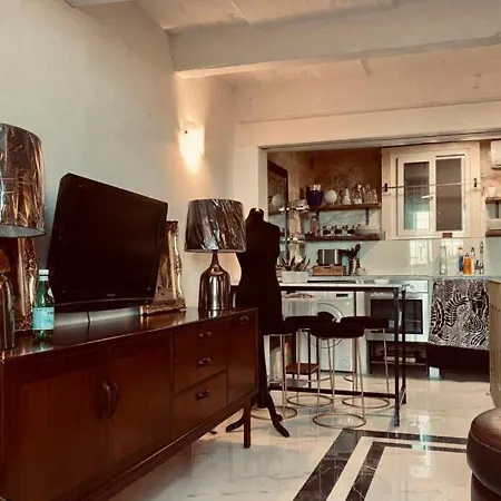 Daire Charming Townhouse Prime Area