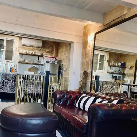 Charming Townhouse Prime Area Daire Valletta