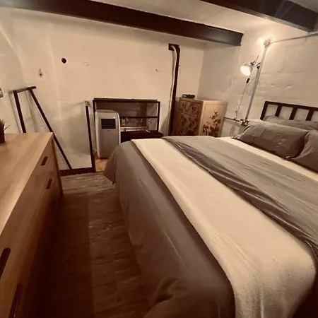 Charming Townhouse Prime Area *