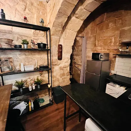 Charming Townhouse Prime Area Daire