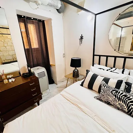 Charming Townhouse Prime Area * Valletta