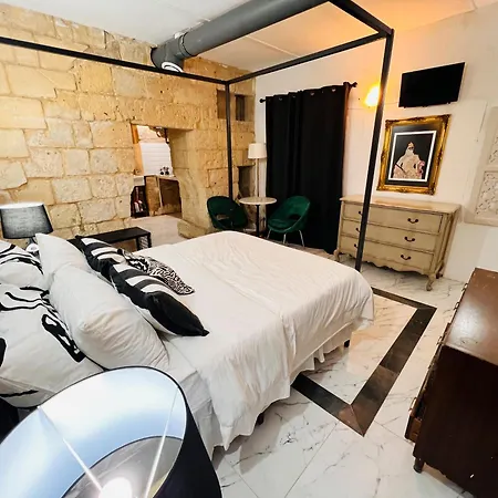 Charming Townhouse Prime Area Daire Valletta