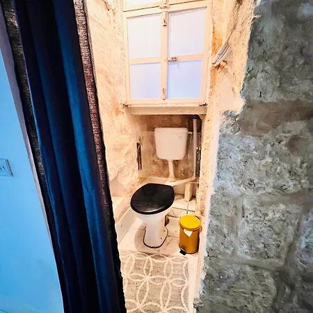 Daire Charming Townhouse Prime Area *