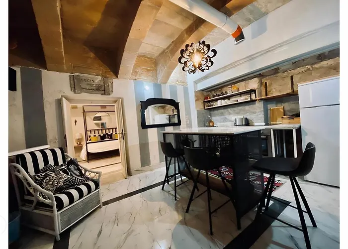 Charming Townhouse Prime Area アパート バレッタ