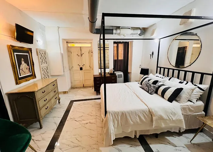 Charming Townhouse Prime Area バレッタ