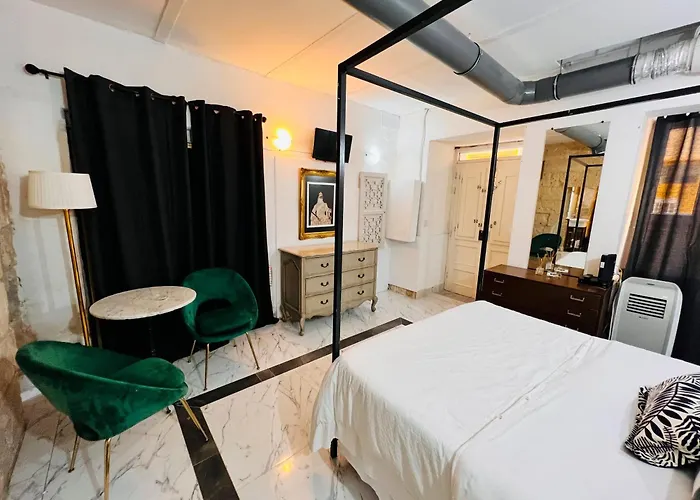 Charming Townhouse Prime Area アパート