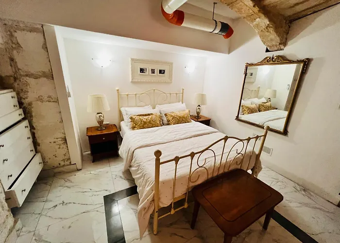 Charming Townhouse Prime Area アパート