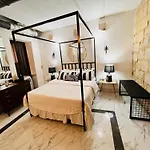 Appartement Charming Townhouse Prime Area *
