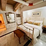 Charming Townhouse Prime Area Valletta