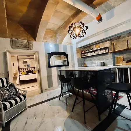 Charming Townhouse Prime Area Appartement La Valette