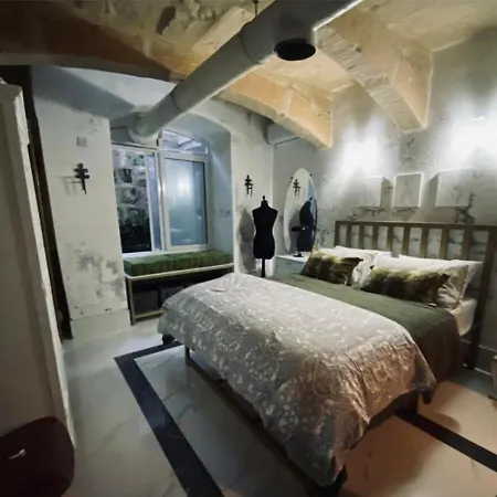 Charming Townhouse Prime Area Apartman *