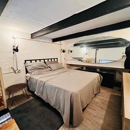 Charming Townhouse Prime Area Apartman