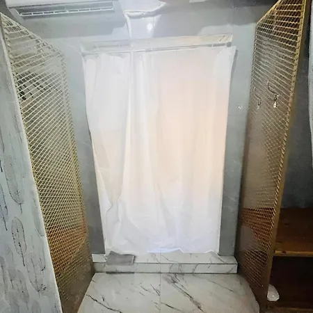 Charming Townhouse Prime Area Apartman