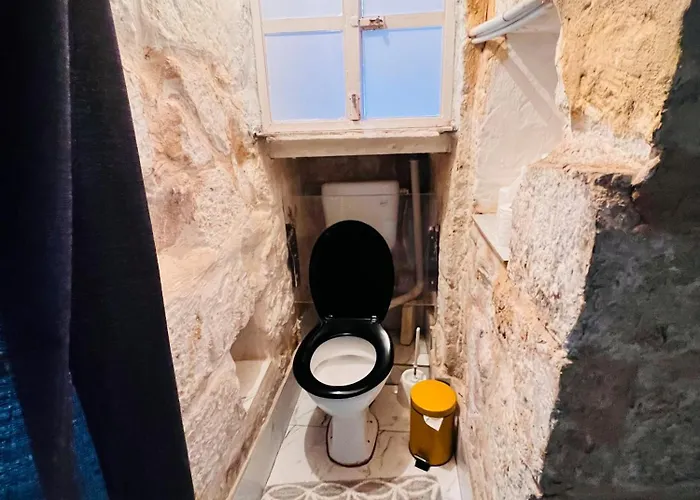 Charming Townhouse Prime Area Apartamento Valeta