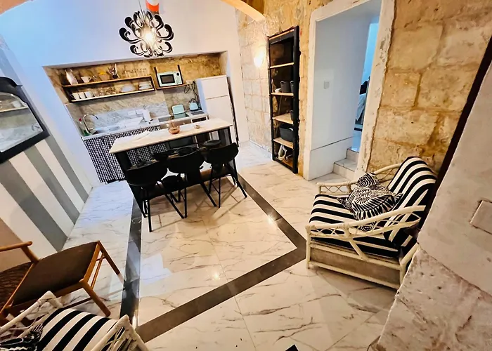 Apartamento Charming Townhouse Prime Area